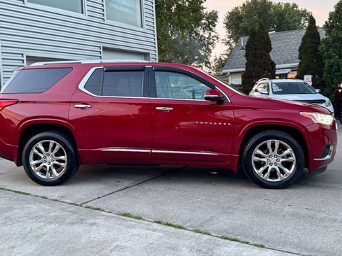 Used 2019 Chevrolet Traverse High Country AWD/4WD image 2