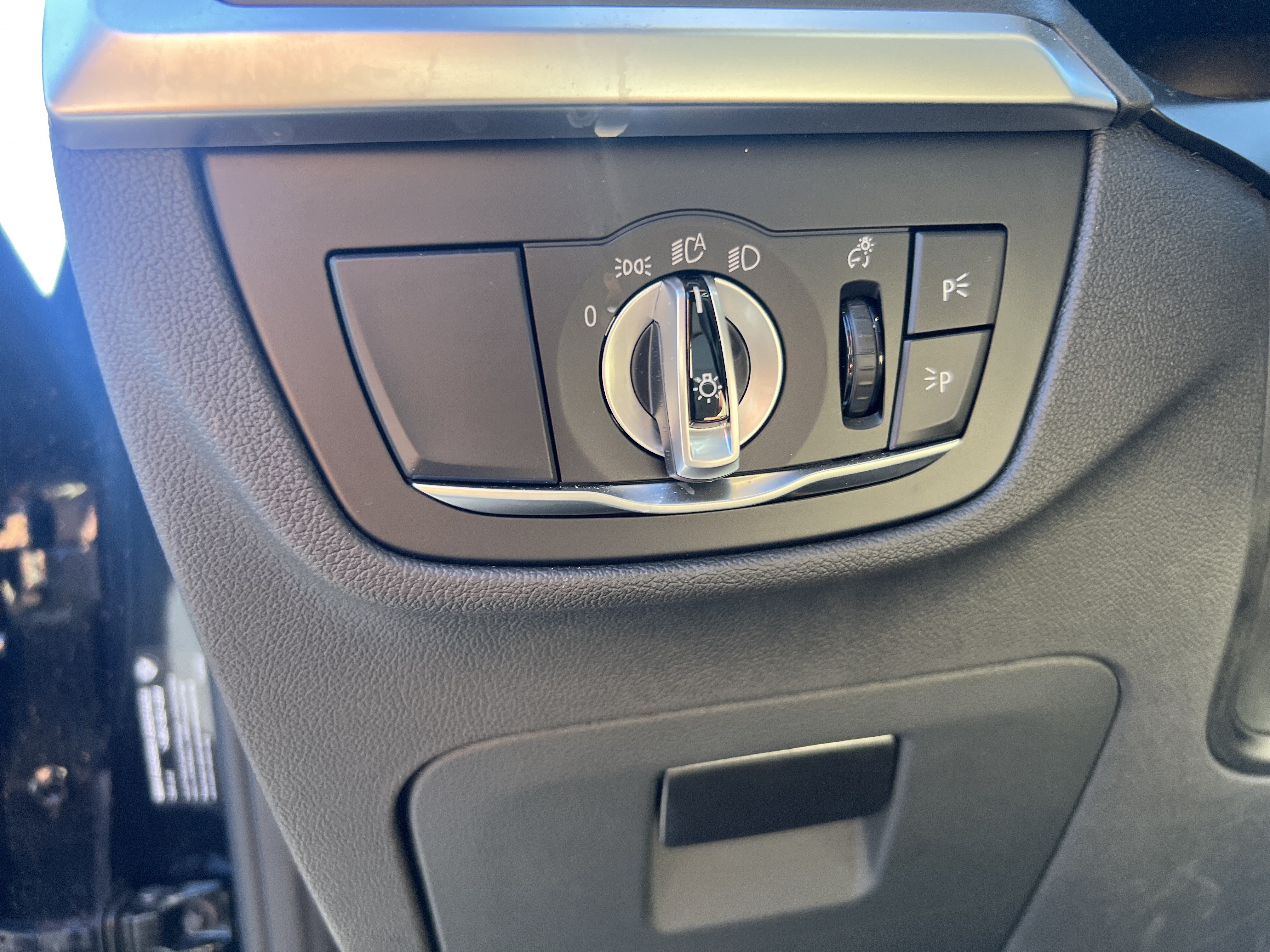 Used 2024 BMW X3 sDrive30i w/ Premium Package RWD image 17