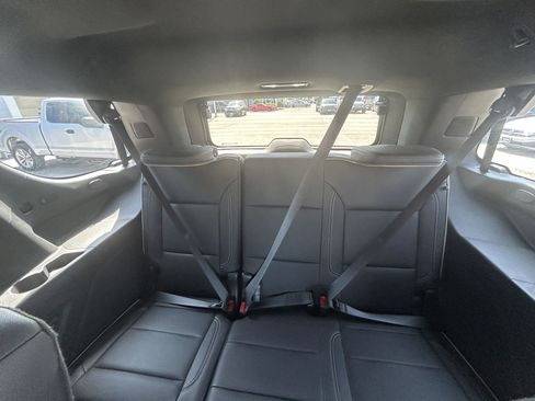 Used 2022 GMC Yukon SLT w/ SLT Luxury Package RWD image 14