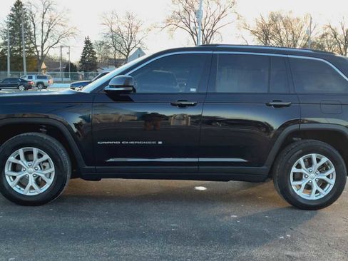 Used 2023 Jeep Grand Cherokee Limited image 5