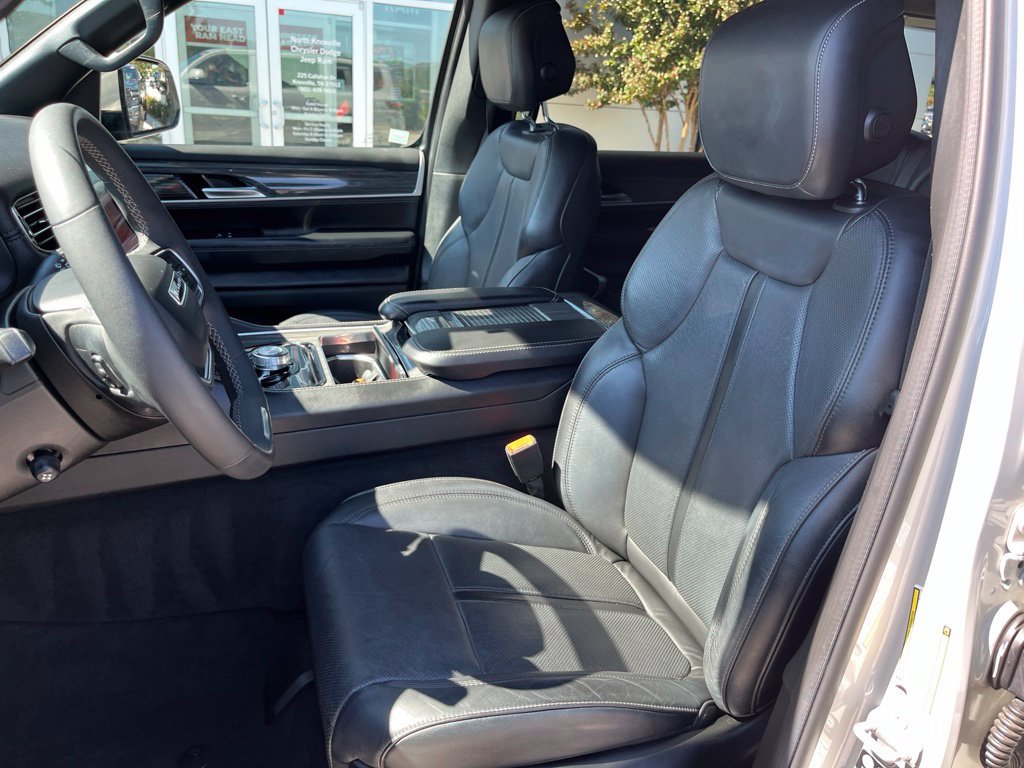 Used 2022 Jeep Wagoneer Series II RWD image 4