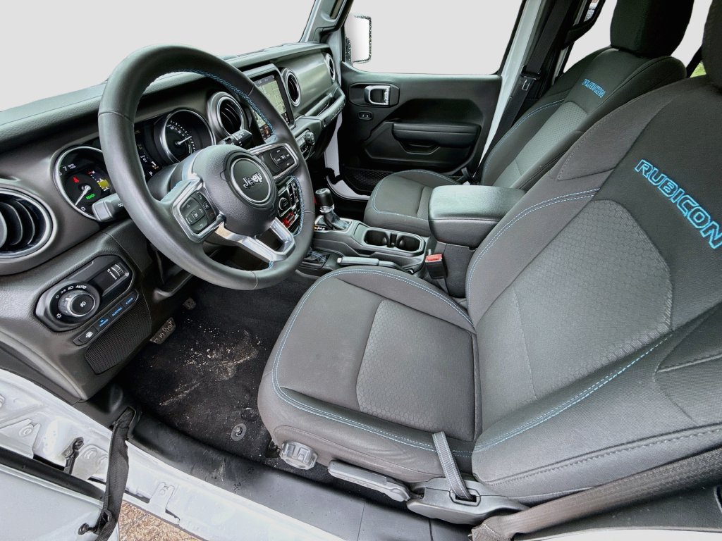 Used 2023 Jeep Wrangler Unlimited Rubicon 4xe w/ Cold Weather Group AWD/4WD image 27