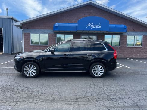Used 2019 Volvo XC90 T6 Momentum AWD/4WD image 3