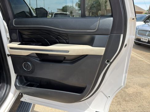 Used 2019 Ford Expedition Max Platinum RWD image 33