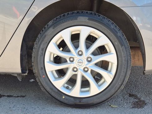 Used 2019 Nissan Sentra SV FWD image 9