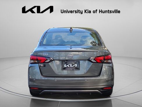 Used 2025 Nissan Versa SV image 4