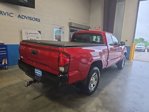 Used 2020 Toyota Tacoma SR AWD/4WD image 7