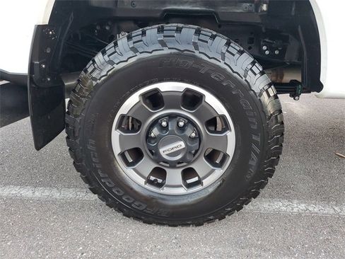 Used 2023 Ford F250 Platinum w/ Tremor Off-Road Package image 5