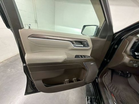 Used 2024 Chevrolet Silverado 1500 LTZ AWD/4WD image 22
