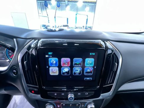 Used 2019 Chevrolet Traverse LT FWD image 24