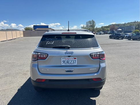 Used 2022 Jeep Compass Latitude AWD/4WD image 6