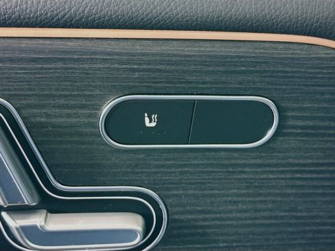 Used 2023 Mercedes-Benz GLB 250 4MATIC image 26