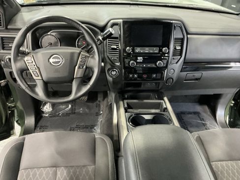 Used 2024 Nissan Titan SV w/ SV Bronze Edition Package image 10