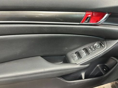 Used 2020 Honda Accord Sport image 10