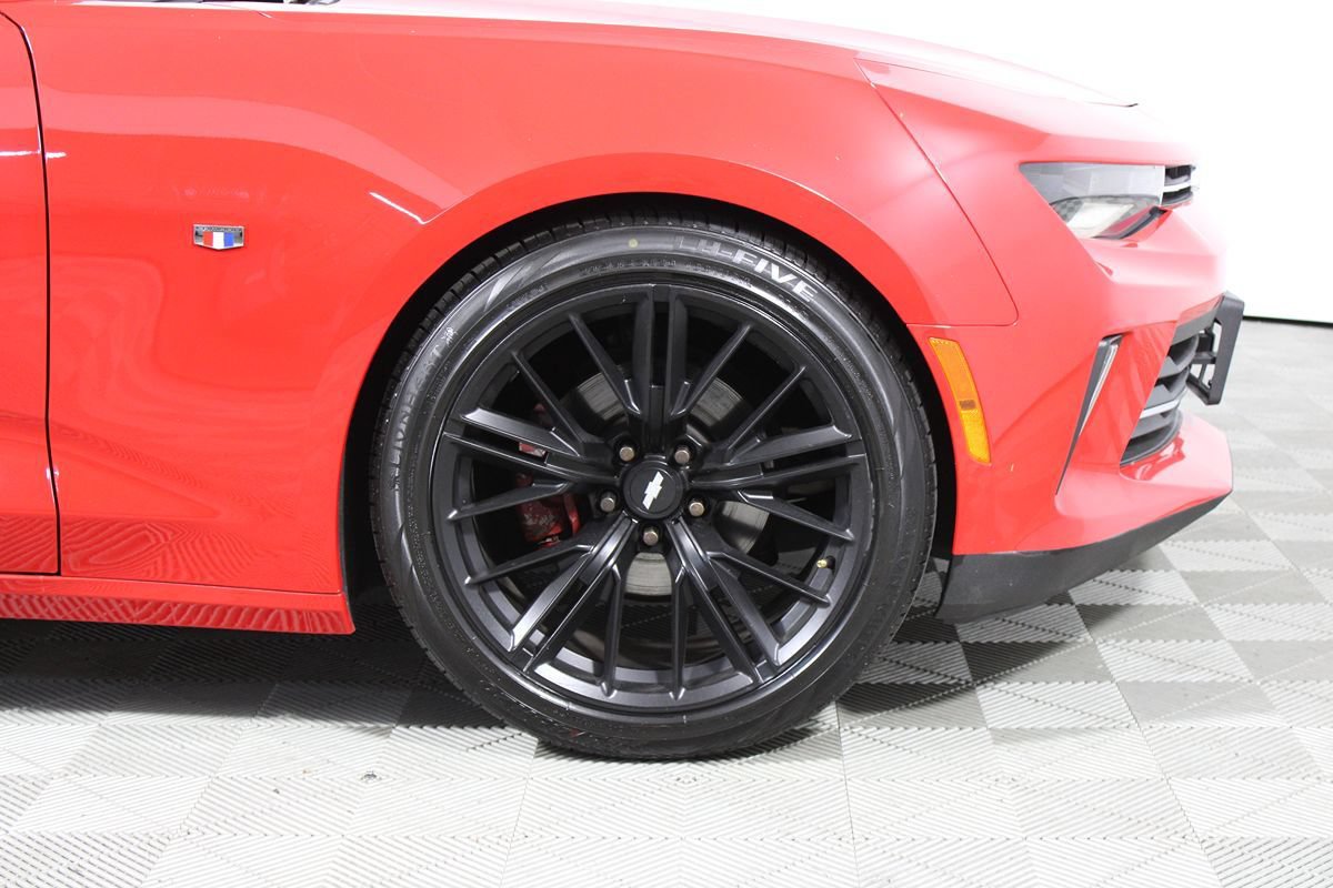 Used 2018 Chevrolet Camaro LT w/ RS Package RWD image 7