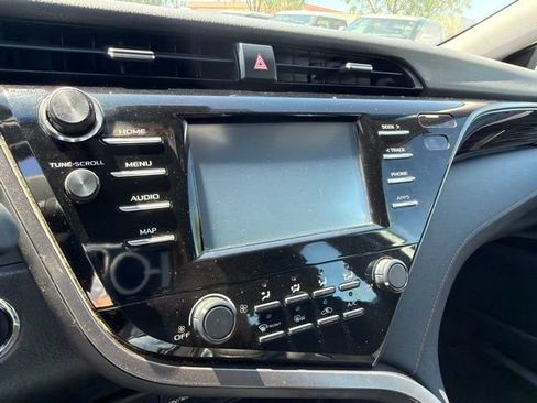 Used 2019 Toyota Camry LE w/ Convenience Package FWD image 19