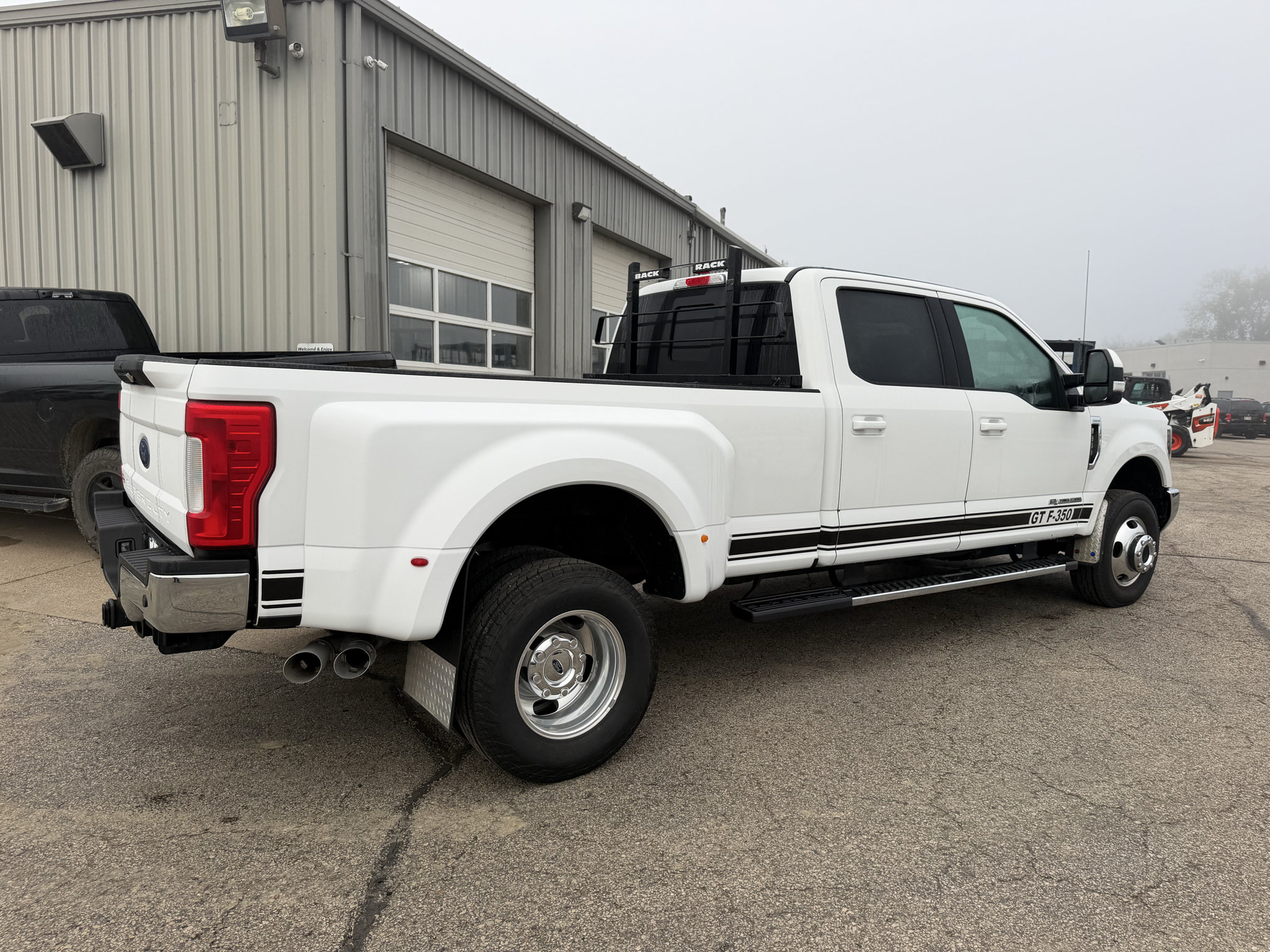 Used 2019 Ford F350 Lariat w/ Lariat Value Package AWD/4WD image 4