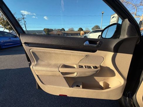 Used 2014 Volkswagen Jetta SE image 32