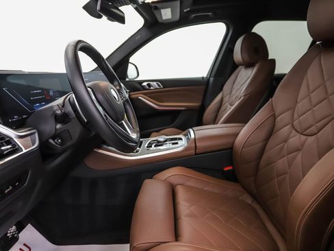 Certified 2024 BMW X5 xDrive40i w/ Parking Assistance Package image 11