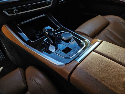 Used 2021 BMW X5 xDrive40i w/ Convenience Package image 14