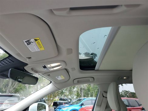 Used 2023 Volvo XC60 B5 Plus w/ Climate Package image 25