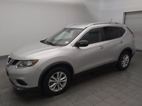 Used 2015 Nissan Rogue SV FWD image 2