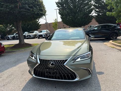 Used 2025 Lexus ES 350 w/ Premium Package FWD image 4