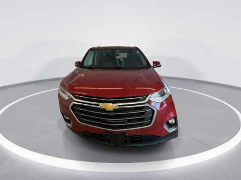 Used 2020 Chevrolet Traverse LT w/ Driver Confidence II Package image 3