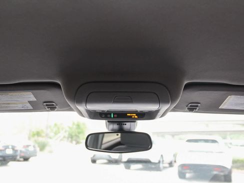 Used 2022 GMC Terrain SLE w/ Driver Convenience Package image 16