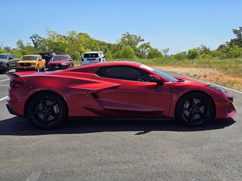 Used 2025 Chevrolet Corvette E-Ray AWD/4WD image 9