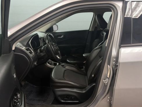 Used 2018 Jeep Compass Latitude w/ Popular Equipment Group AWD/4WD image 21