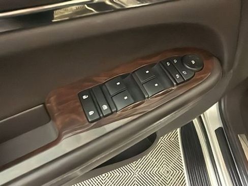 Used 2013 Buick Enclave Premium FWD image 11