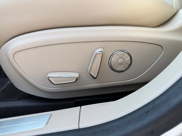 Used 2019 Lincoln MKZ Reserve FWD image 22
