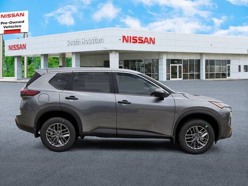 Used 2026 Nissan Rogue S FWD image 5