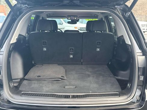 Used 2023 Jeep Grand Cherokee Limited w/ Black Appearance Package image 28