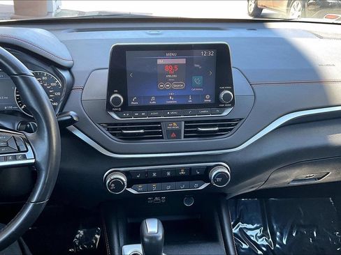 Used 2020 Nissan Altima 2.5 SR w/ Premium Package FWD image 15
