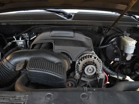 Used 2011 Cadillac Escalade Premium AWD/4WD image 27