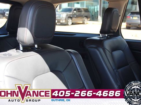 Used 2022 Lincoln Aviator AWD w/ Premium Package image 18