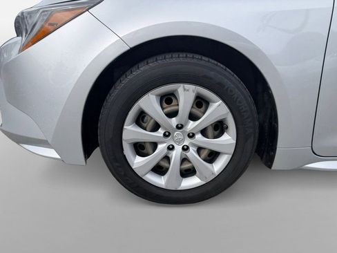 Used 2022 Toyota Corolla LE image 35
