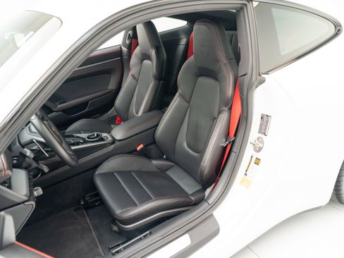 Certified 2022 Porsche 911 Carrera S RWD image 5