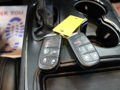 Used 2018 Dodge Durango GT w/ Premium Group image 17