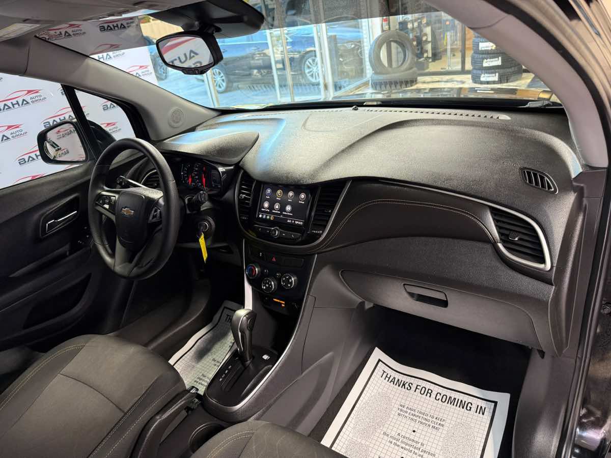 Used 2020 Chevrolet Trax LT AWD/4WD image 45