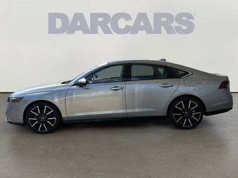 Used 2024 Honda Accord Touring image 4