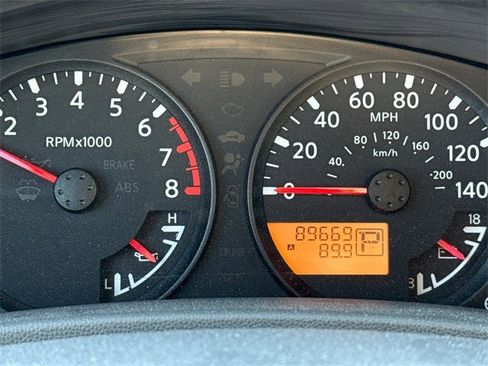 Used 2014 Nissan Frontier SV image 10