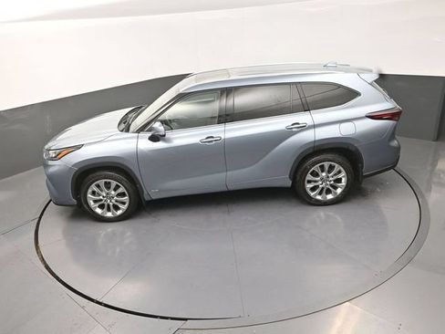Used 2024 Toyota Highlander Limited AWD/4WD image 27