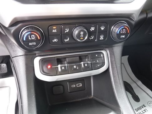 Used 2022 GMC Acadia SLE FWD image 15