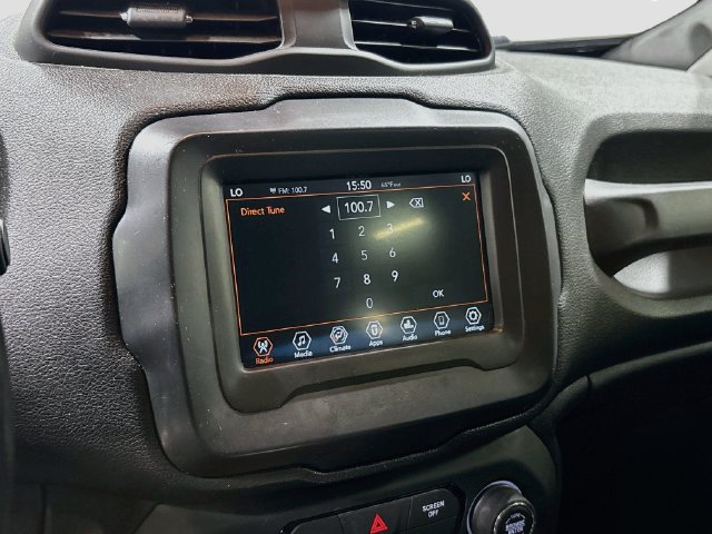 Used 2018 Jeep Renegade Latitude w/ Cold Weather Group FWD image 15