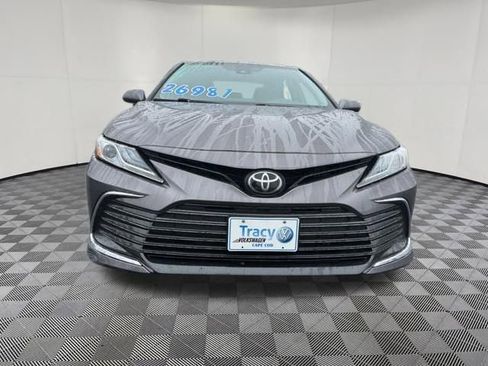 Used 2022 Toyota Camry XLE image 2