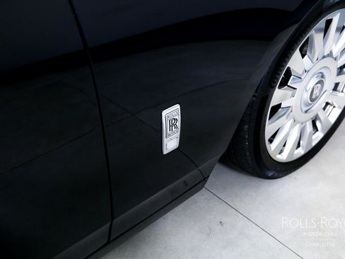 Used 2018 Rolls-Royce Phantom Sedan image 40