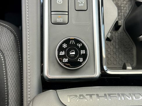 New 2026 Nissan Pathfinder SV image 20